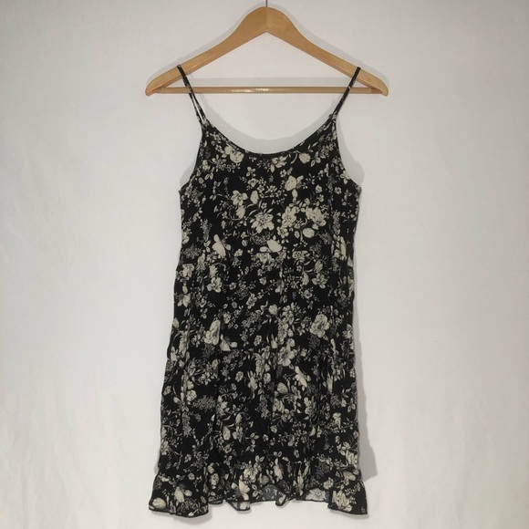 MISS DAISY SMALL FLORAL MINI DRESS IN BLACK & WHITE SIZE SMALL - Picture 2 of 4
